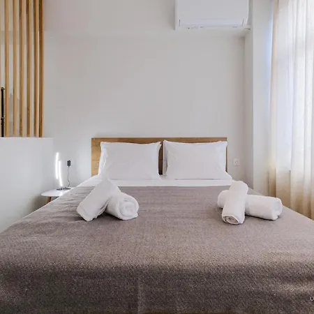 Ellis Paradise City Apartments, Vesta Philoxenia